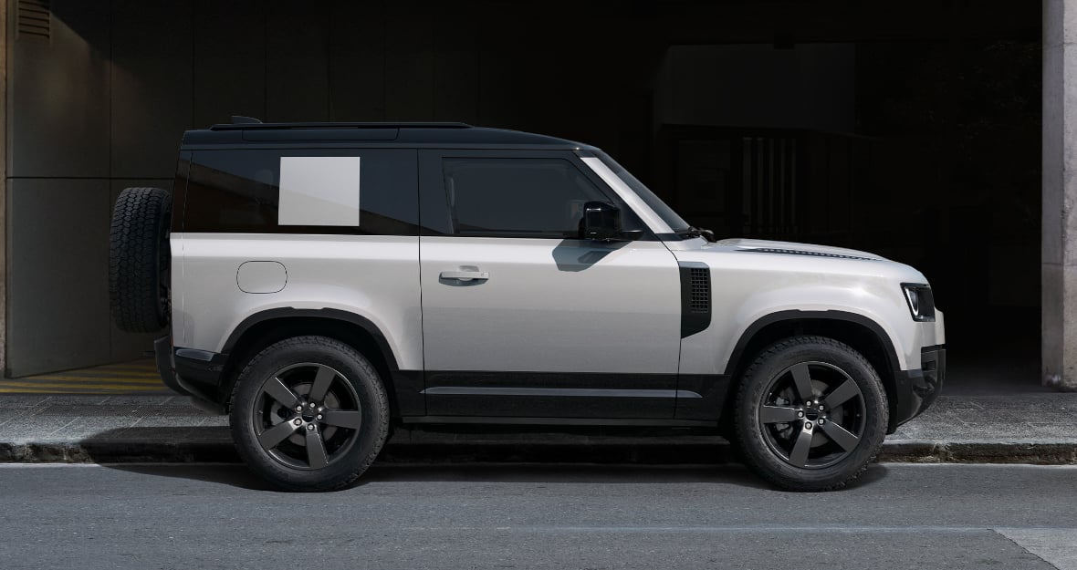 Land Rover Defender 90 in Egypt